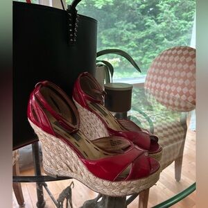 RUBY&BLOOM RED PATENT🍒Wedge Sandals